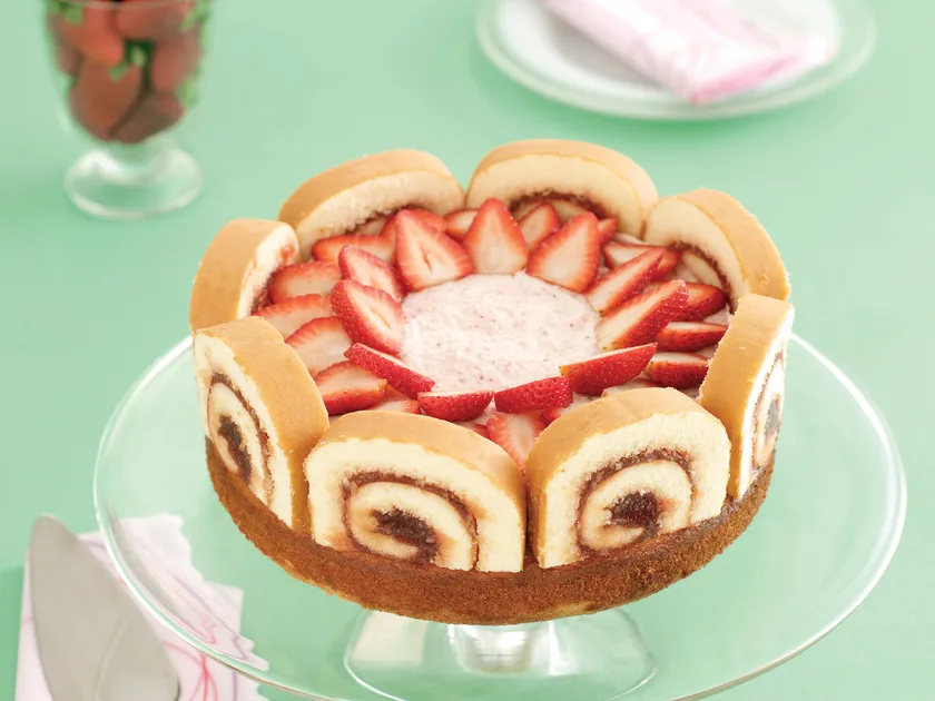 Strawberry mousse cake