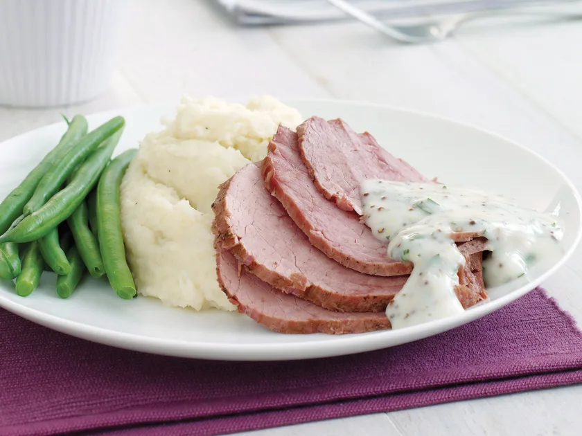 Corned beef with cauliflower mash
