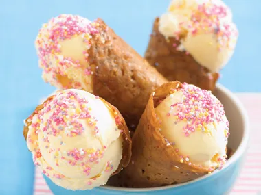 Honey Wafers with Ice-cream