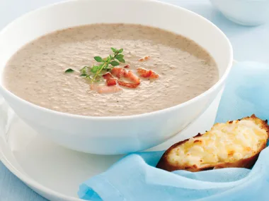 Mushroom and bacon soup with cheese toast