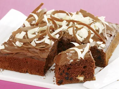 One-mix cakes - Cookies and cream slab cake