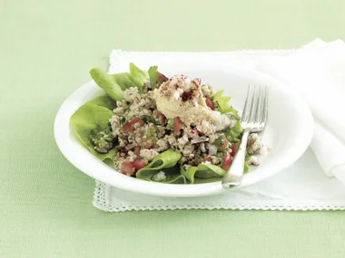 Salad spinner - Chicken and hommos lettuce cups
