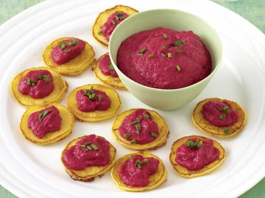 super smoothie - polenta blini with beetroot dip