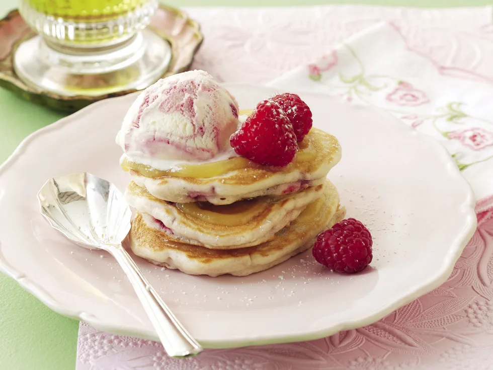 Raspberry Pikelets with Ice-cream