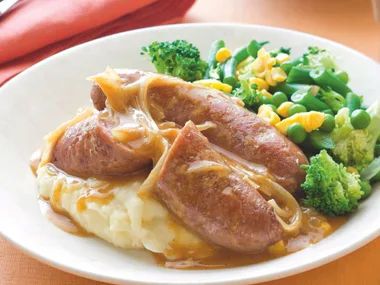 Bangers and Mash with Curry Gravy