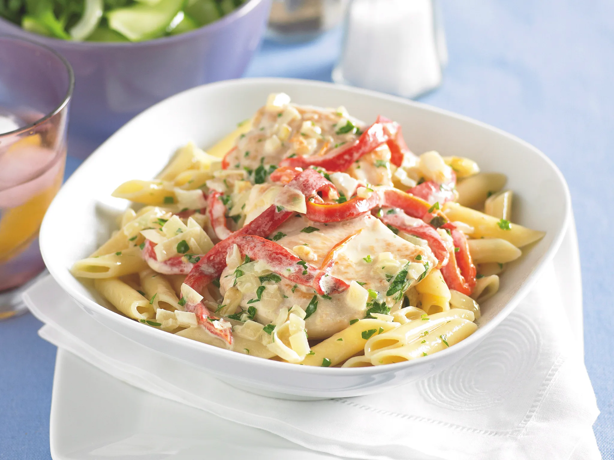 Chicken with Creamy Capsicum Sauce