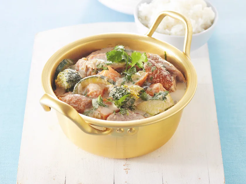 Pork and vegetable green curry