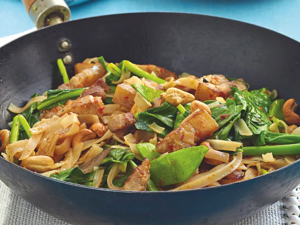 Stir-fried Pork and Cashew Noodles