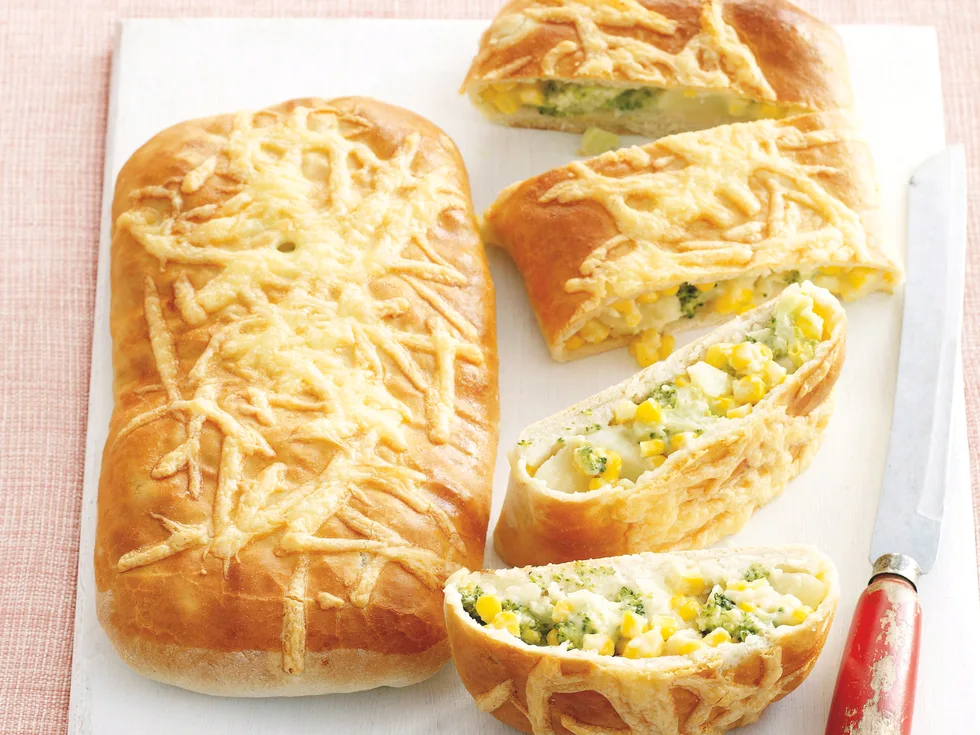Cheesy Corn and Broccoli Parcels