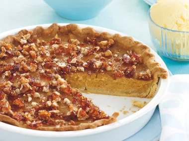 Fun vegie bakes - Pumpkin pie with pecan praline