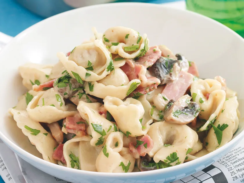 Cheese tortellini with boscaiola sauce