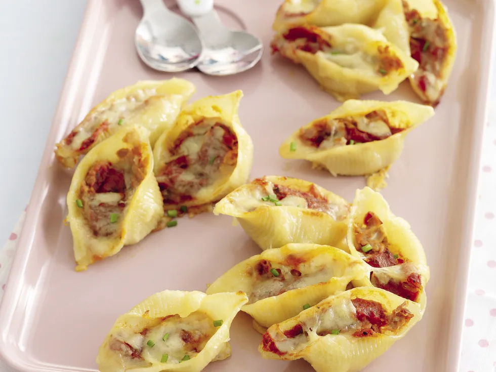 Cheesy tuna shells