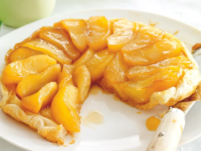 Upside-down apple tart with custard