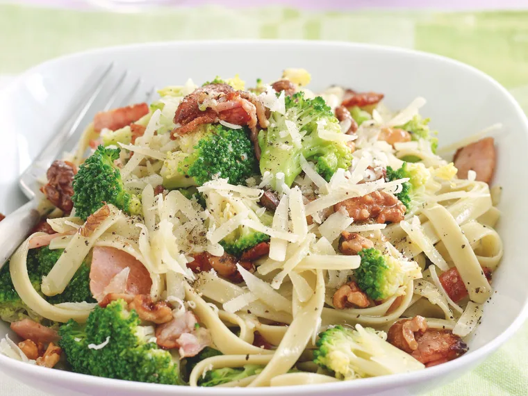Broccoli and bacon pasta