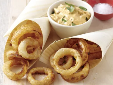 Beer-battered Onion Rings with Pesto Dip