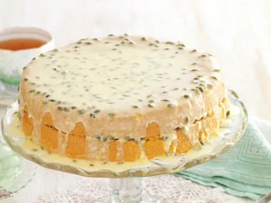 Genoese Sponge with Passionfruit Icing