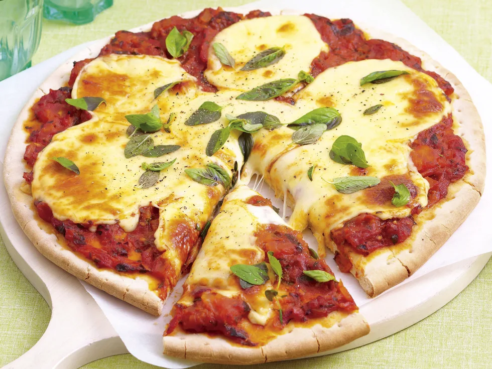 Margherita Pizza with Fresh Tomato Sauce
