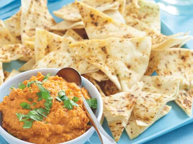 Roast Capsicum Hummus with Pita Chips