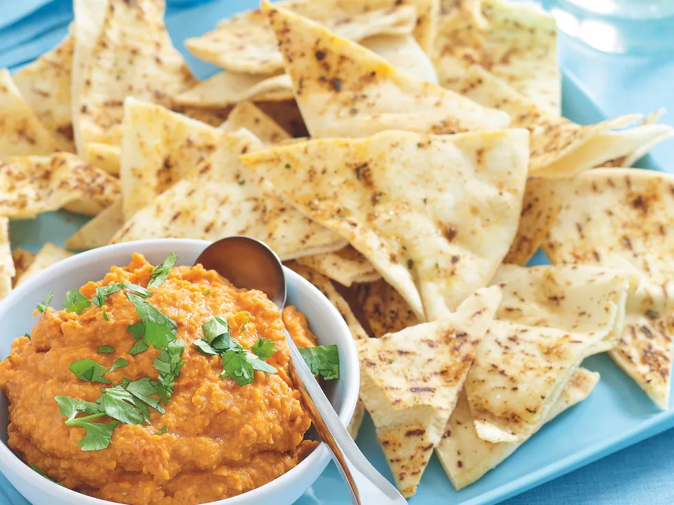 Roast Capsicum Hummus with Pita Chips