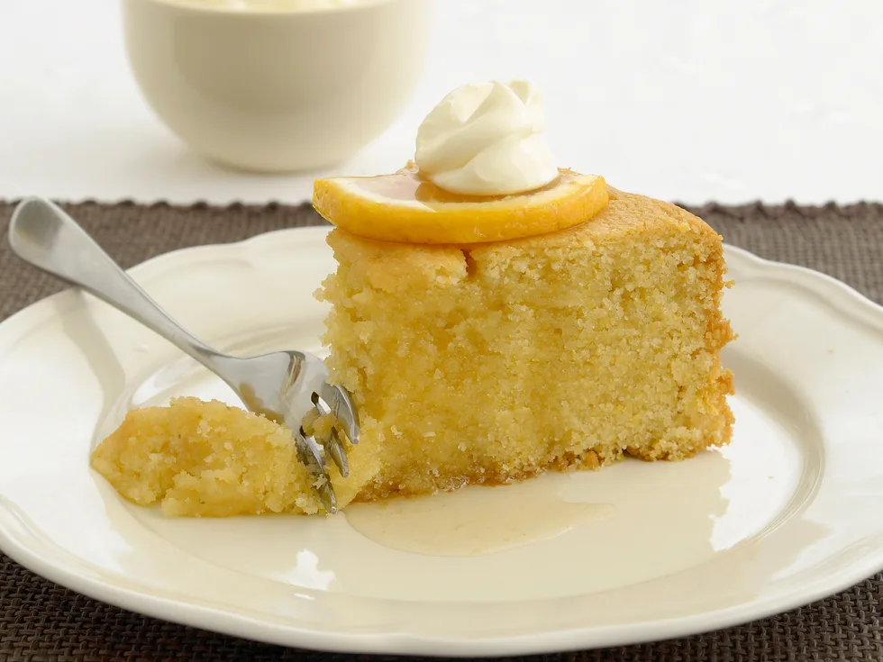 Almond and polenta cake with honey syrup