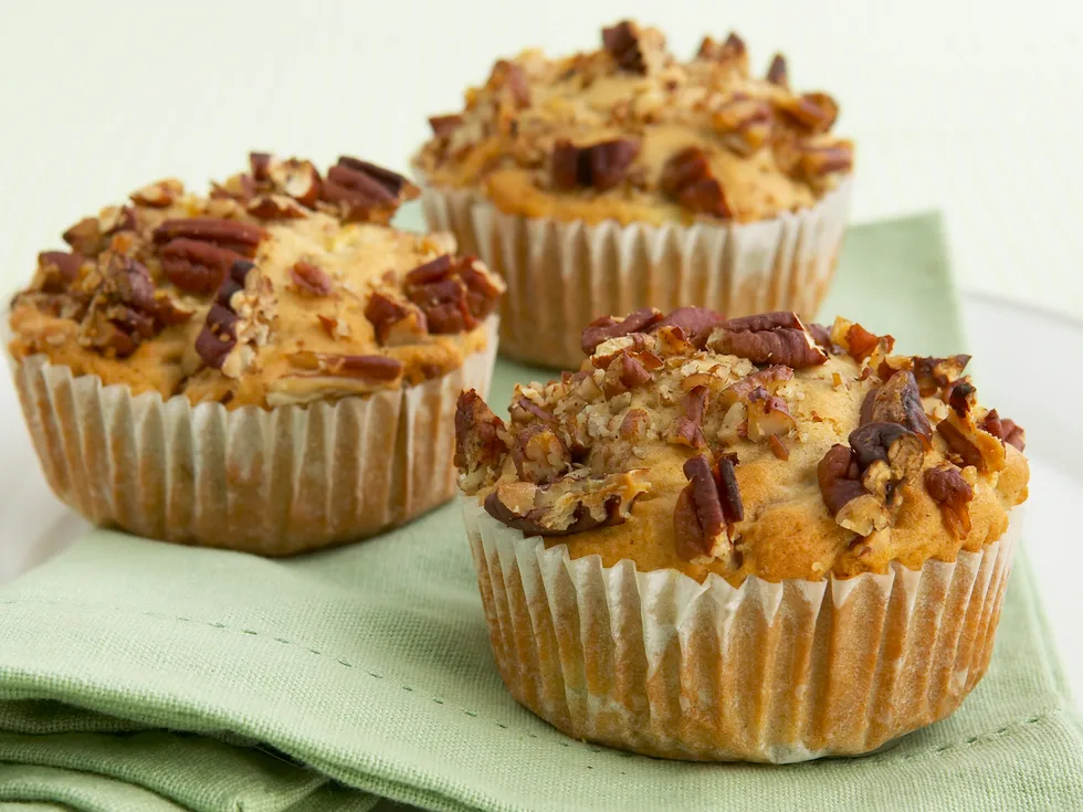 Apple and pecan muffins