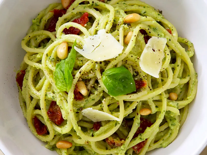 Avocado pesto pasta