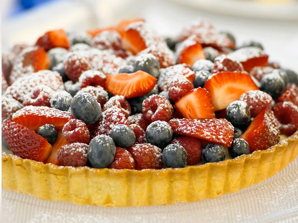 berry creme tart