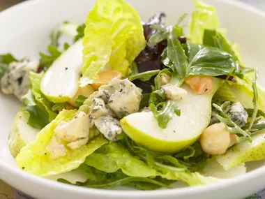 blue cheese, pear and macadamia salad