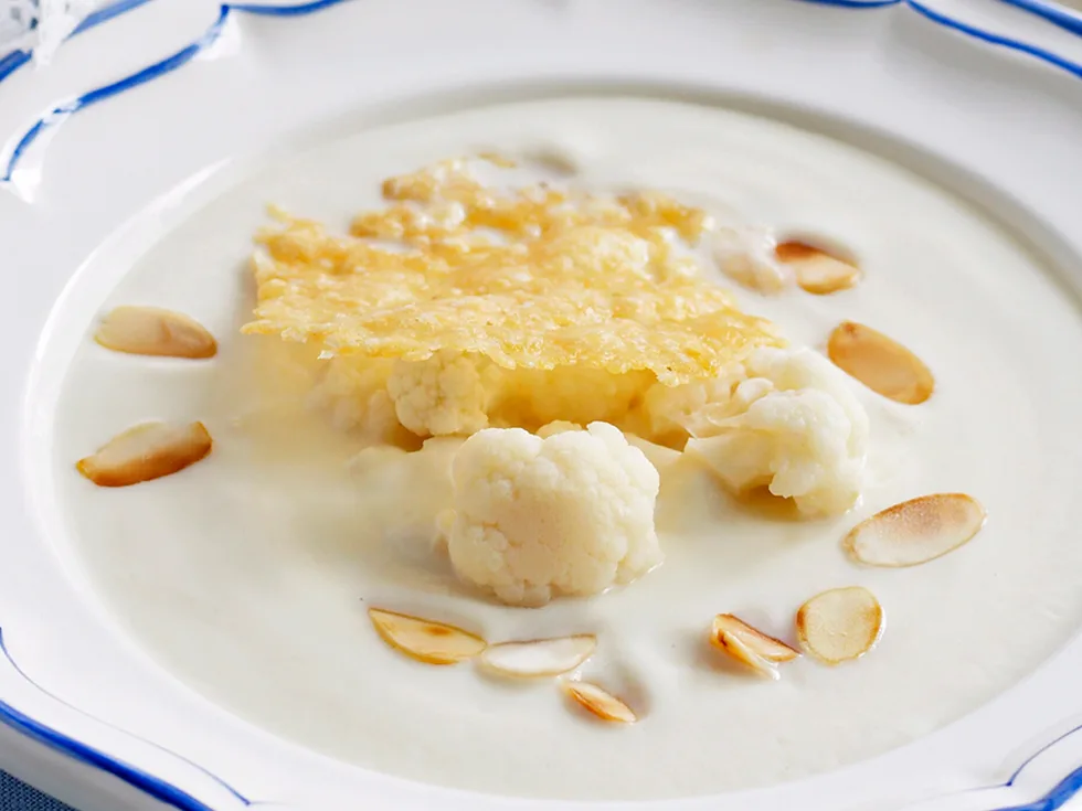 Cauliflower soup with parmesan crisps