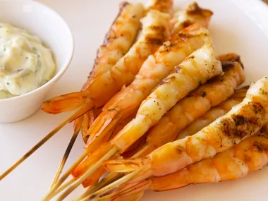 char grilled prawns with remoulade dipping sauce