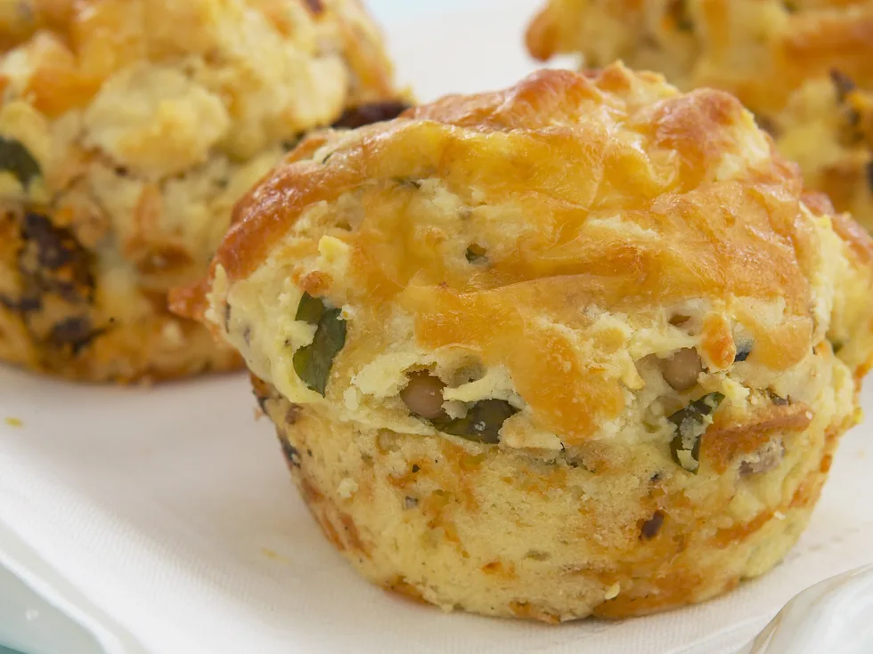 cheesy sun-dried tomato muffins