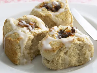 Chelsea bun scones