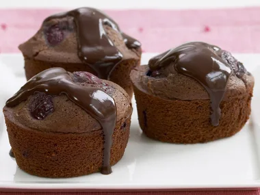 cherry chocolate cakes