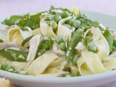 chicken, pea and mint fettuccine