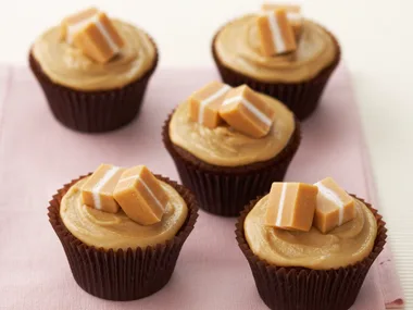 Chocolate and caramel cupcakes