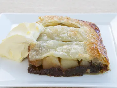 Chocolate and pear jalousie