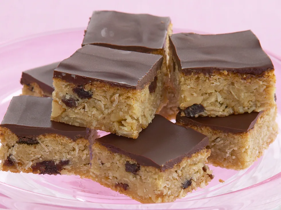 chocolate and raisin anzac slices