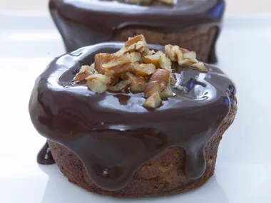 chocolate pecan cakes with choc- Baileys sauce