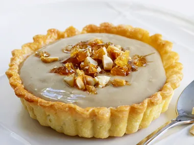 Coffee creme praline tarts
