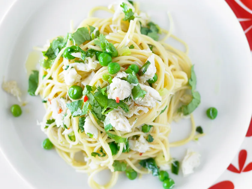 Crab, chilli and pea spaghetti