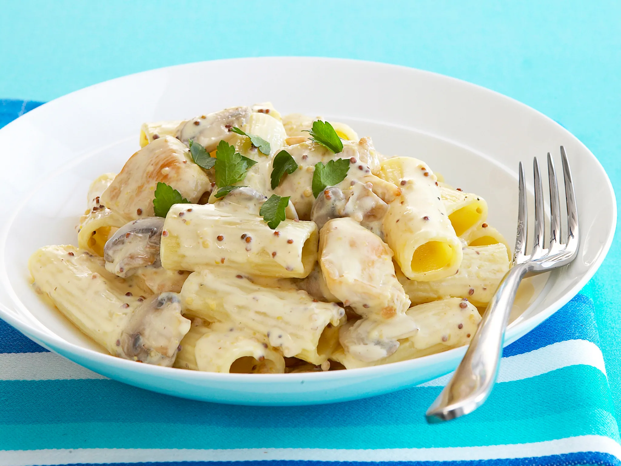 creamy chicken and mushroom rigatoni