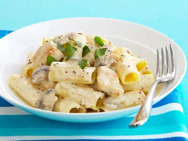creamy chicken and mushroom rigatoni