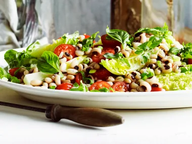 Black-eyed bean salad