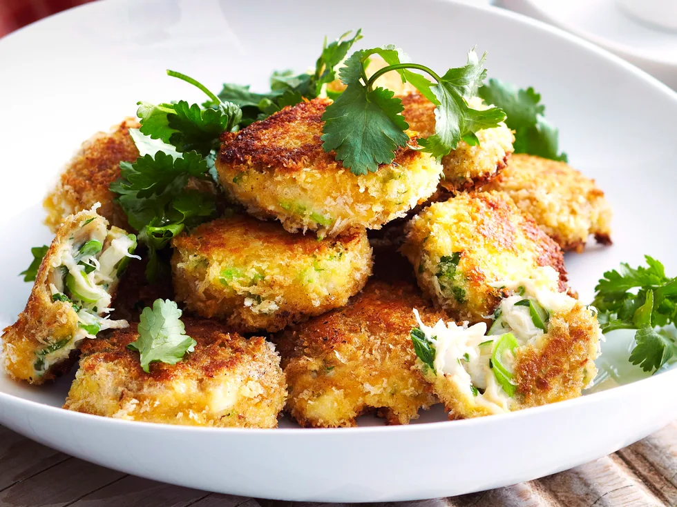 Crab cakes with lime and chilli mayonnaise