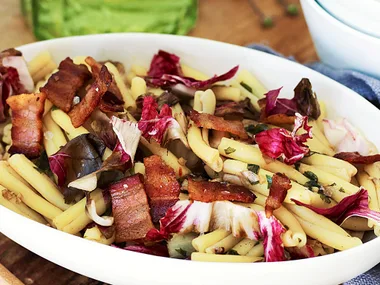 Pasta with pancetta, radicchio and balsamic vinegar