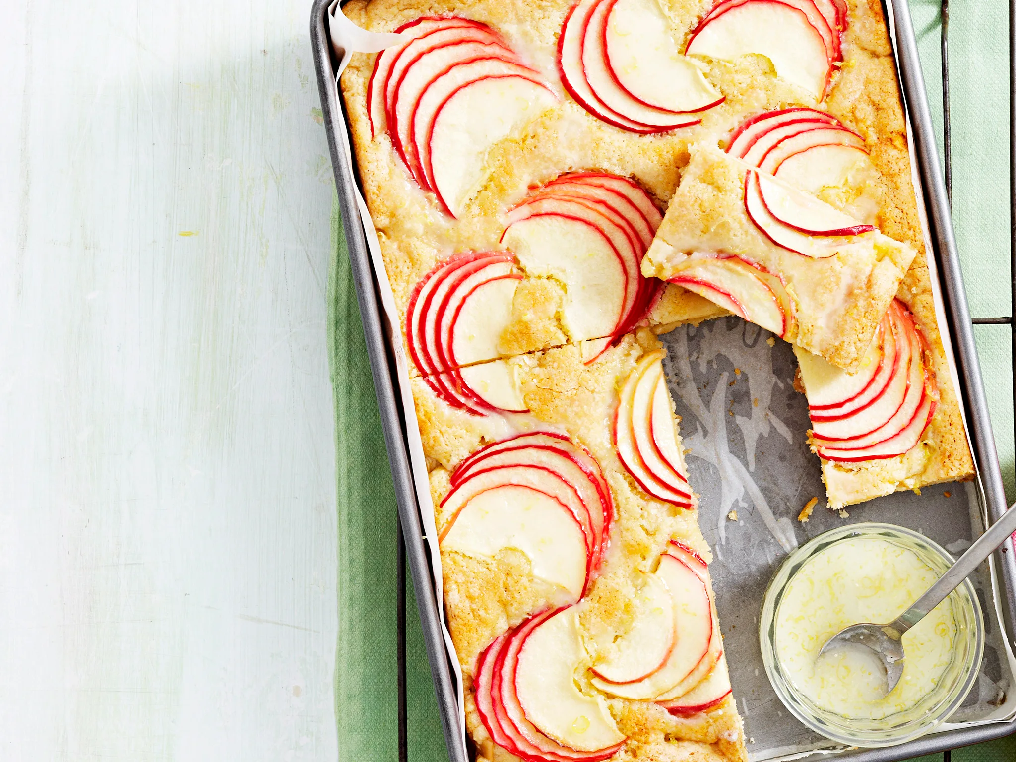 Apple blondies with lemon glaze