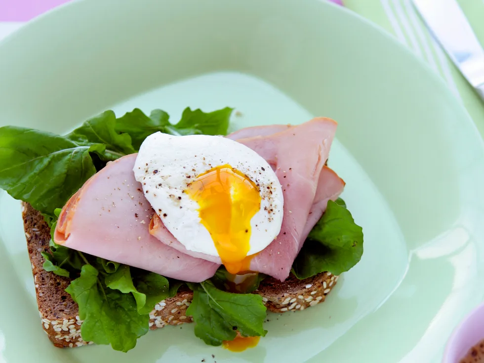 Poached Eggs with Rocket and Ham