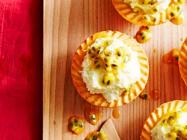 Coconut cheesecake tarts
