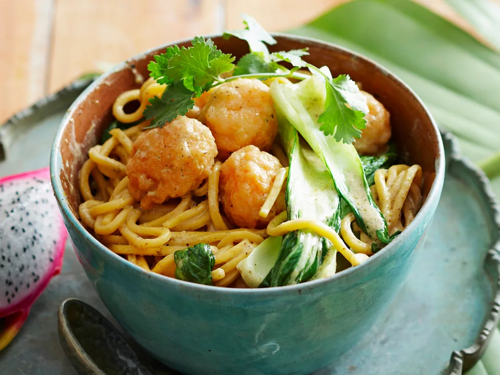 Coconut noodles with prawn balls