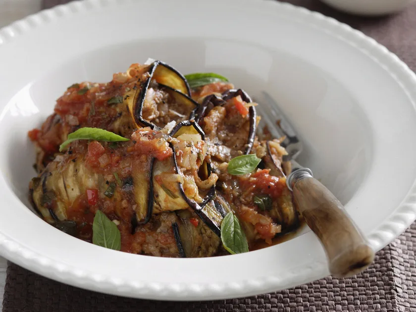 Eggplant bolognese rolls